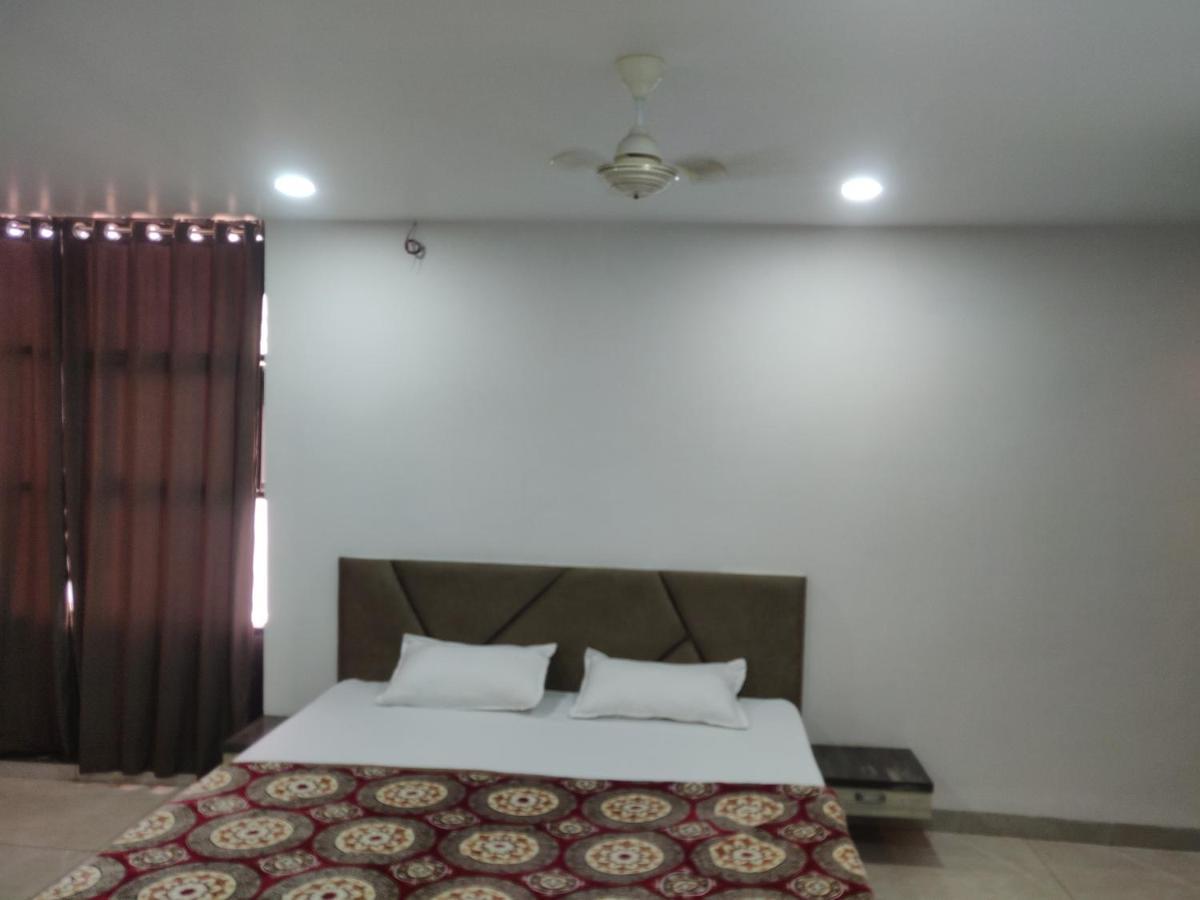 Hotel Rb Palace Indore Zewnętrze zdjęcie